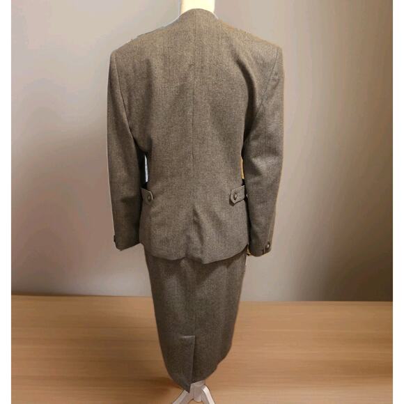 Vtg 80s Evan Picone Gray Career Collarless Suit Coat And Pleated Skirt Pockets - Picture 3 of 15